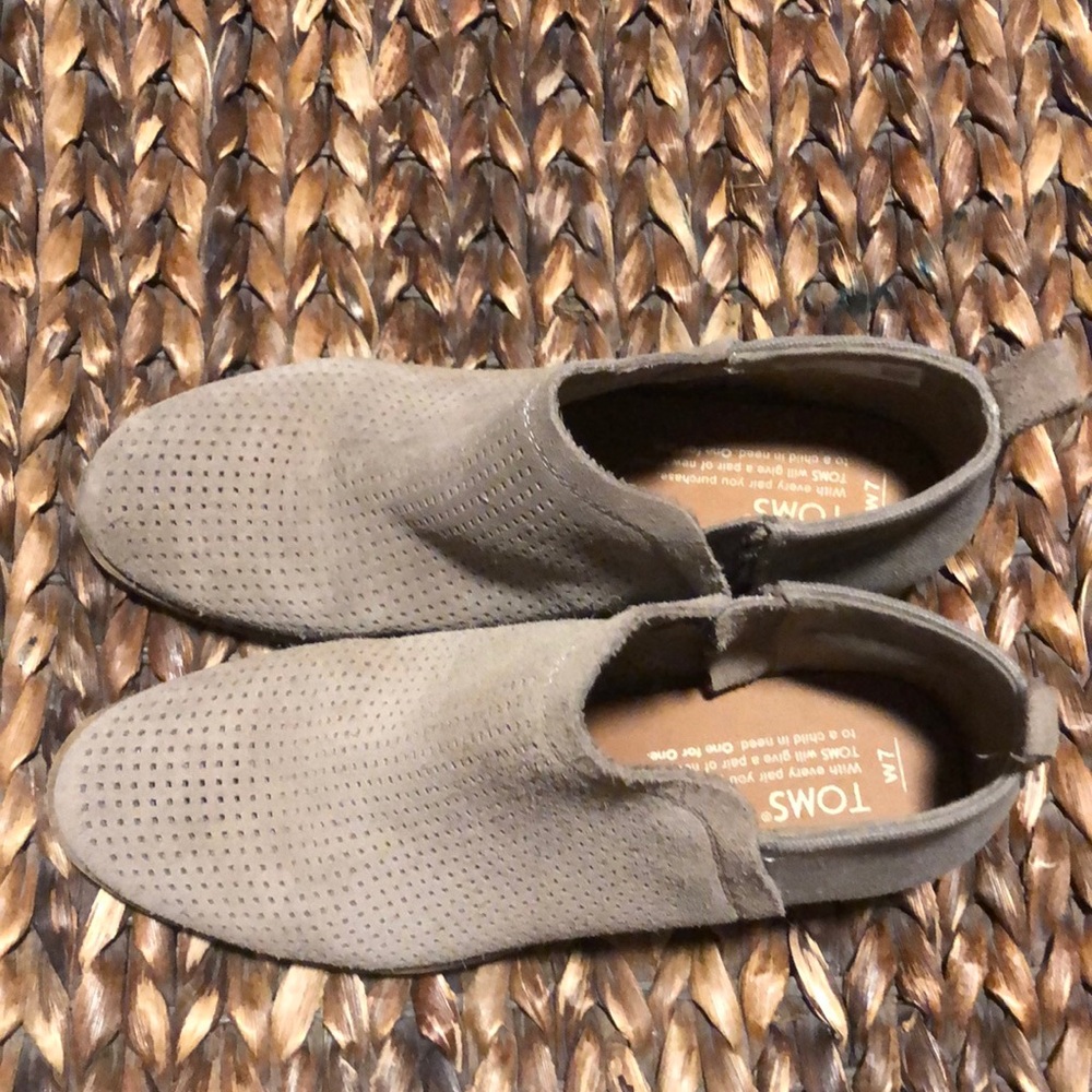 Toms bootie, gray, like new
